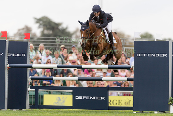 Pippa Funnell (GBR) and Majas Hope