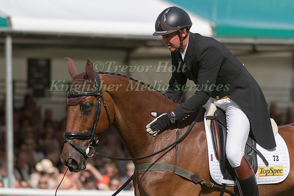 Matthew Heath (GBR) and The Lion