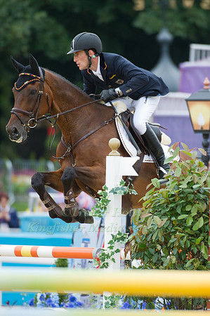 Dirk Schrade and King Artus