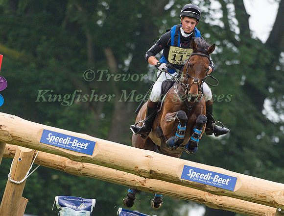 Bert Bolton (GBR) riding Purple Sands