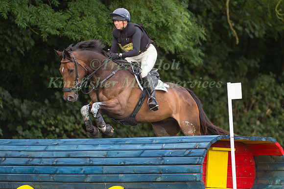 JEANETTE BRAKEWELL (GBR) RIDING KEC SALZA