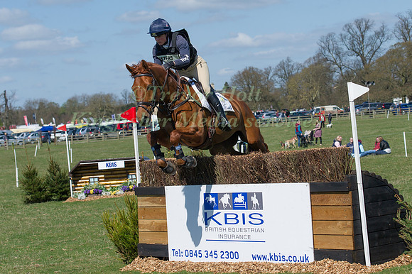 Piggy French riding Quarrycrest Echo