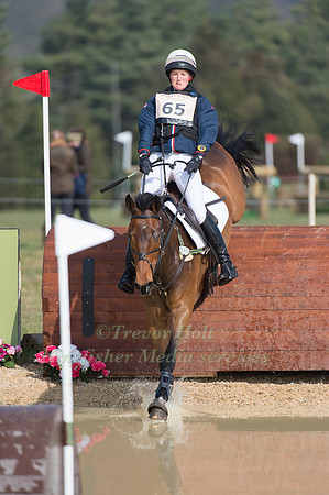 Gaby Cooke  riding Cumlaude