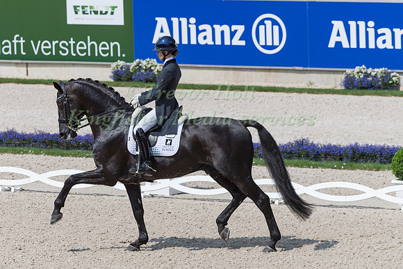 Charlotte Fry (GBR) and Glamourdale