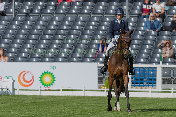 Kirsty Chabert (GBR) and Classic VI