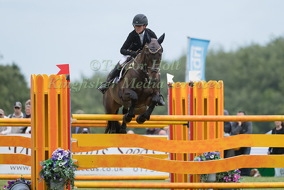 CAROLINE  POWELL (NZL) AND ON THE BRASH TAKING PART IN THE SHOWJUMPING PHASE OF THE CCI THREE STAR COMPETITION AT THE 2017 EQUI-TREK BRAMHAM INTERNATIONAL HORSE TRIALS