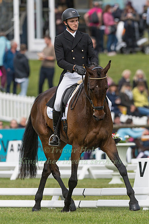 JACK PINKNEY (GBR) AND RAPHAEL IV