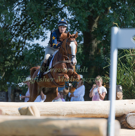 ANNA HOLLIS AND CARNAVAL POP