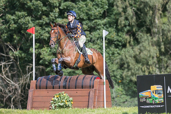 ROWAN LAIRD (GBR) AND VILLAGE CRESCENDO