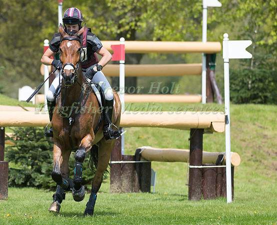 SARAH BULLIMORE  (GBR) RIDING  REVE DU ROUET