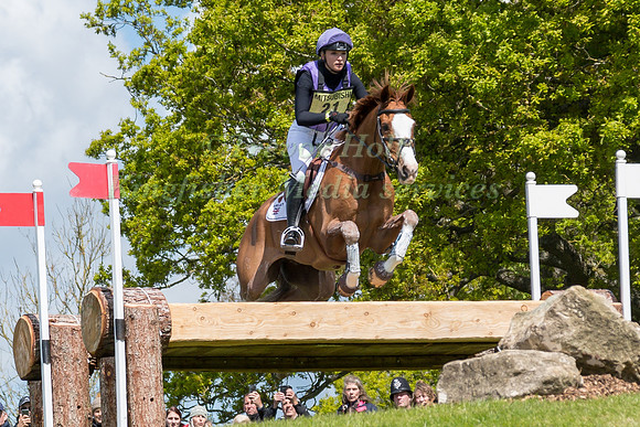 Emily King (GBR) and  Dargun