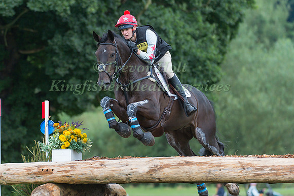 HARRY HOGAN RIDING CAVALIER TRUMP