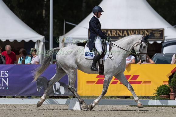 NICOLAS WETTSTEIN (ECU) AND MEYER'S HAPPY