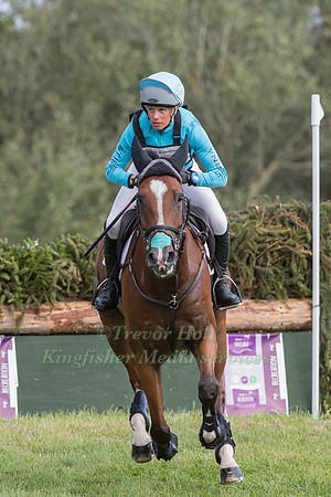 IZZY TAYLOR RIDING  HARTACKER