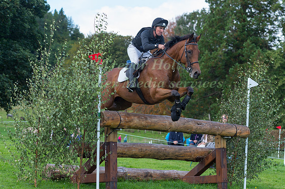ANDREW DOWNES (GBR) AND GOLD NUGGET