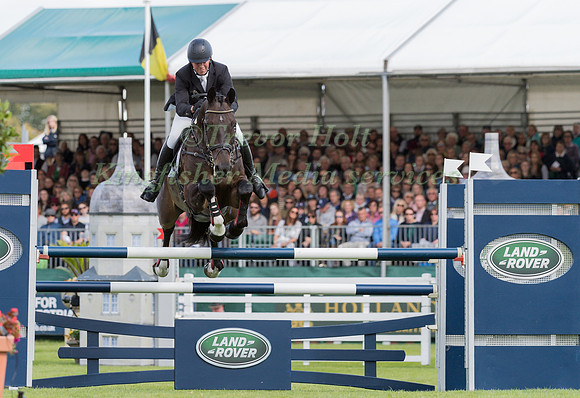 DAVID DOEL (GBR) AND SHANNONDALE QUEST