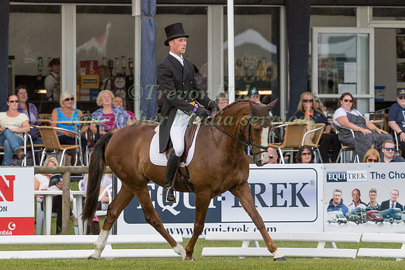 MATT HECKING (GBR) AND HARLE BELLE