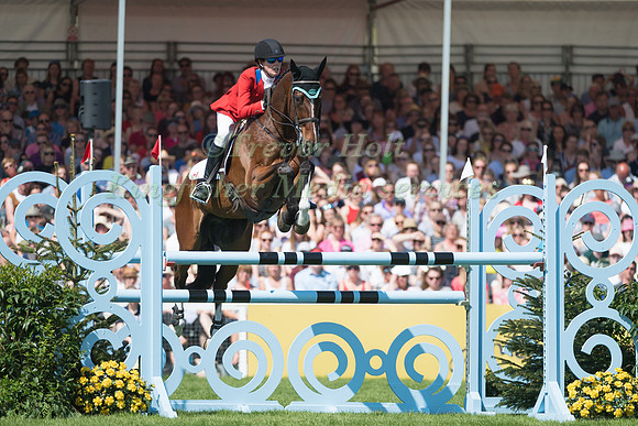 SELENA O'HANLON (CAN) RIDING  FOXWOOD HIGH
