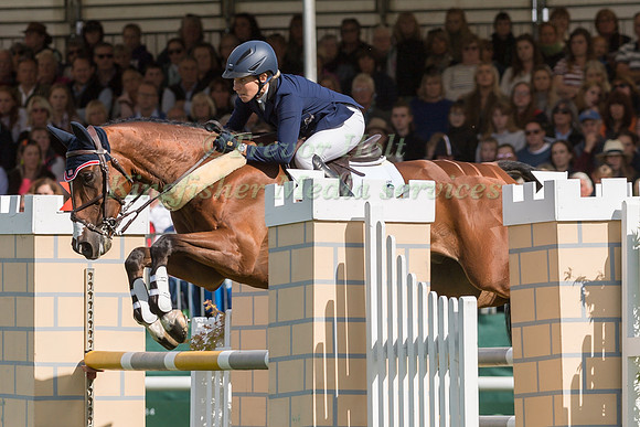 ELISABETH HALLIDAY-SHARP (USA) AND DENIRO Z