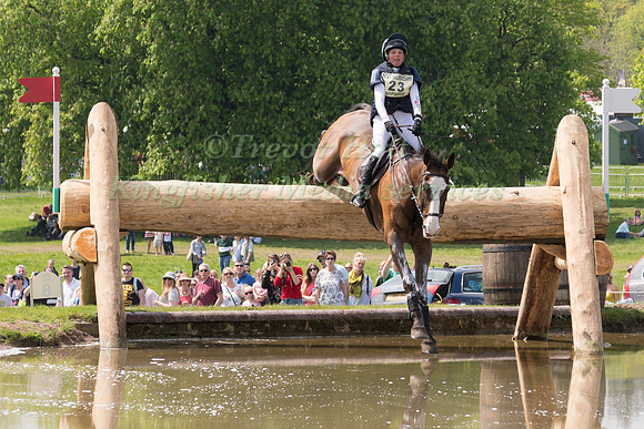 LOUISE HARWOOD  (GBR) RIDING  MR POTTS