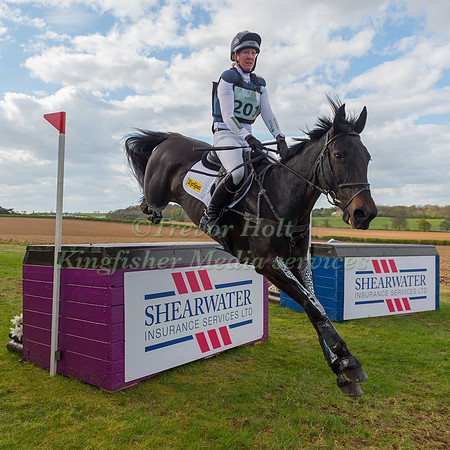 NICOLA WILSON (GBR) RIDING ANNIE CLOVER
