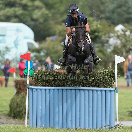 TIM  PRICE (NZL) AND KINCOOLEY CRUISING