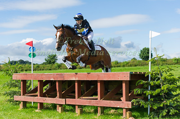 Morven Pringle riding Dunbog Gypsy Rose