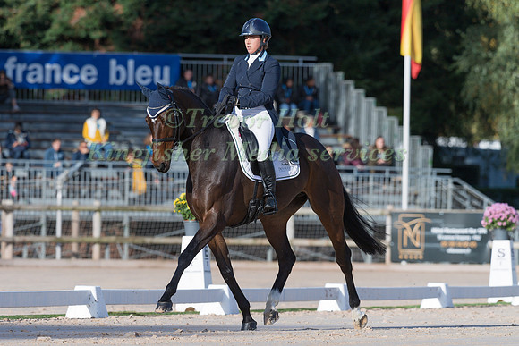 KIRSTY JOHNSTON (GBR) AND CLASSIC VI