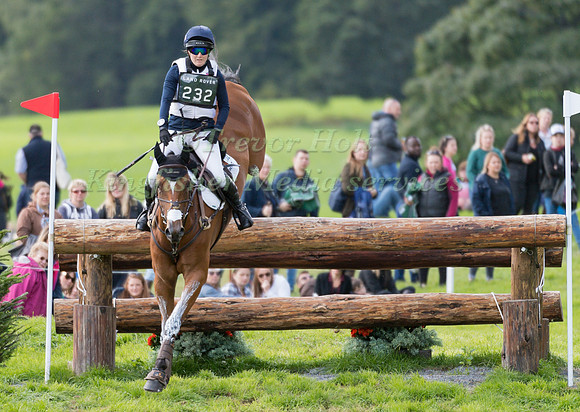 LAURA COLLETT (GBR) AND SIR PAPILLON
