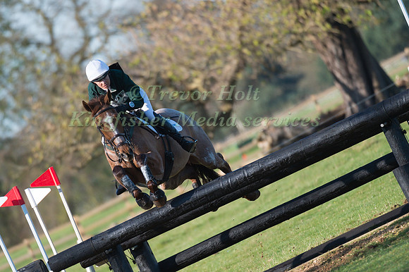 AOIFE CLARK (IRL) RIDING  PINK GIN
