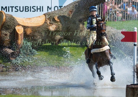 LISSA GREEN  (AUS) RIDING  HOLLYFIELD