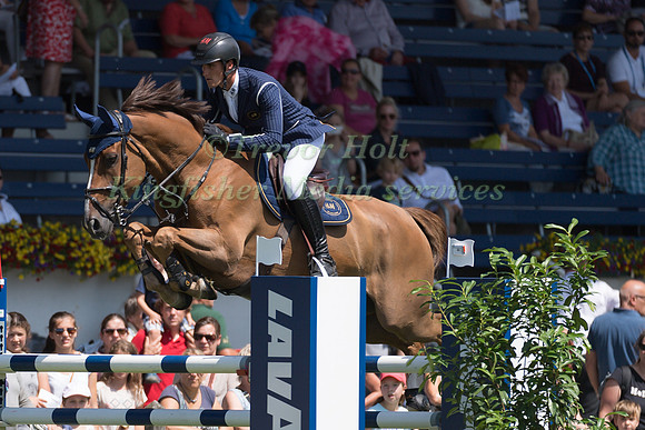 OLIVIER PHILIPPAERTS AND IKKEP