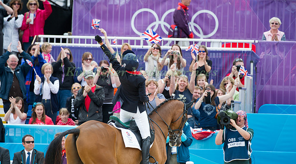 Mary King and Imperial Cavalier leave the arena