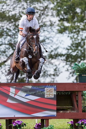HARRY MEADE RIDING  CAVALIER CRYSTAL