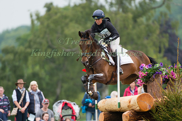 Pippa Funnell (GBR) riding Sandman 7