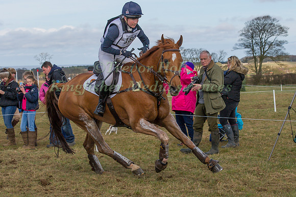 Laura Collett riding Grand Manoeuvre