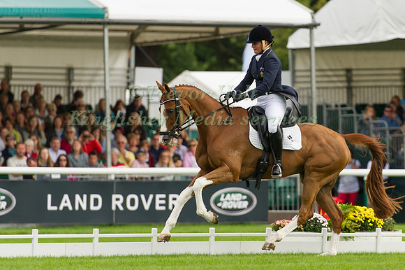 SONJA  JOHNSON (AUS) RIDING PARKIARRUP ILLICIT LIAISON