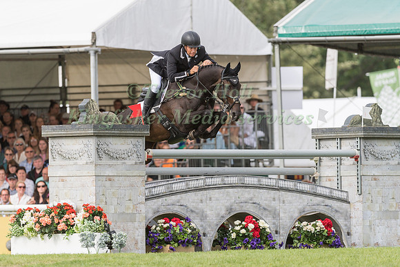 Tom Crisp (GBR) and Liberty and Glory