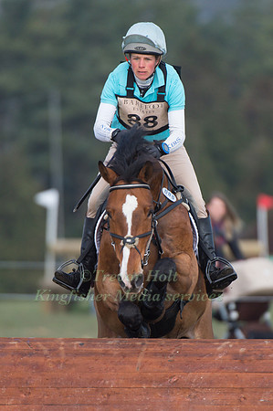 Izzy Taylor (GBR) riding Calibro