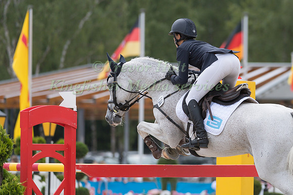 LOUISE SVENSSON-JÄHDE (SWE) AND WAIKIKI 207