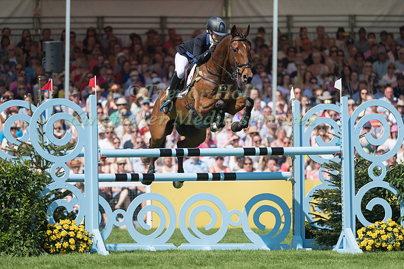IMOGEN MURRAY (GBR) RIDING  IVAR GOODEN