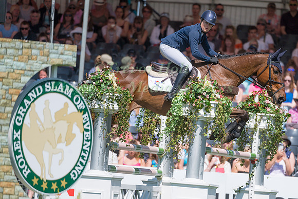 KATE HONEY  (GBR) RIDING  FERNHILL NOW OR NEVER