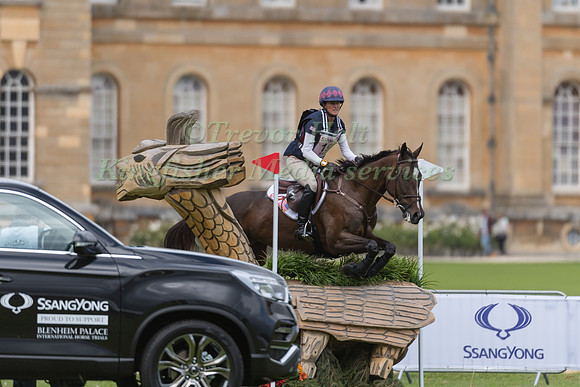 LYDIA HANNON (GBR) RIDING MY ROYAL TOUCH