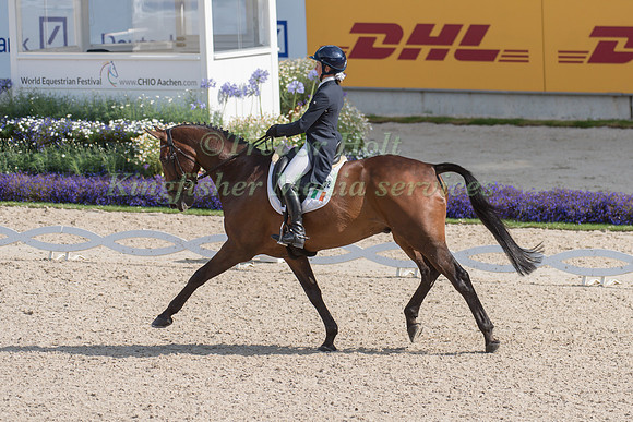 Sarah Ennis (IRL) and BLM Diamond Delux