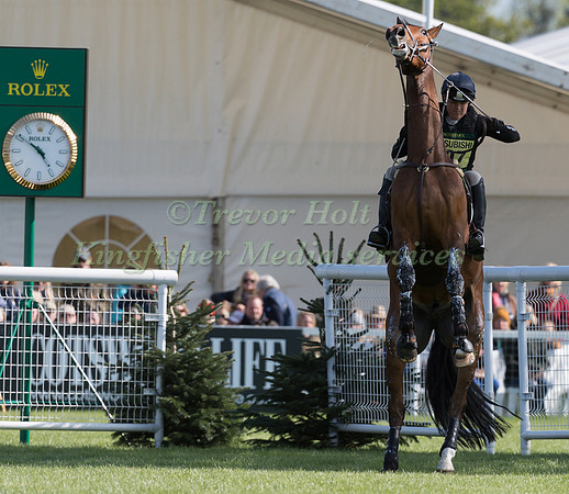 Pippa Funnell (GBR) and  Billy Walk On