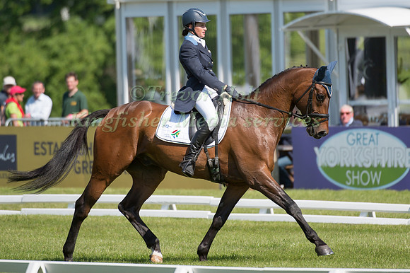 Victoria Scott (RSA) riding Song Du Magay