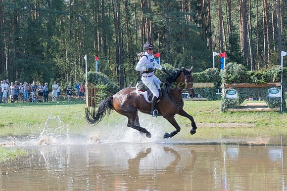 Jörg Kurbel (GER) and Josera's Entertain You