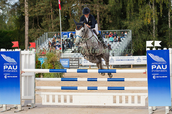 Karin Donkers (BEL) riding Lamicell Iris