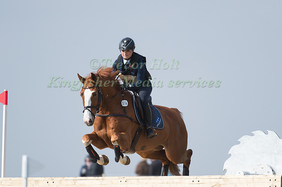 Pia Munker  riding Louis M