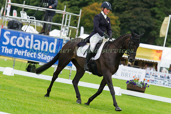 EMILY PARKER (GBR) RIDING HOWICK FREEDOM
